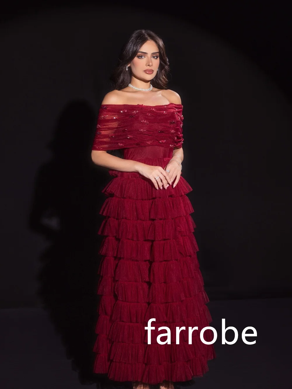 ที่กําหนดเองUnisex TulleจีบฉัตรA-Line Off-The-Shoulder MidiชุดBespokeโอกาสชุดคลาสสิกประณีตโมเดิร์นStyl