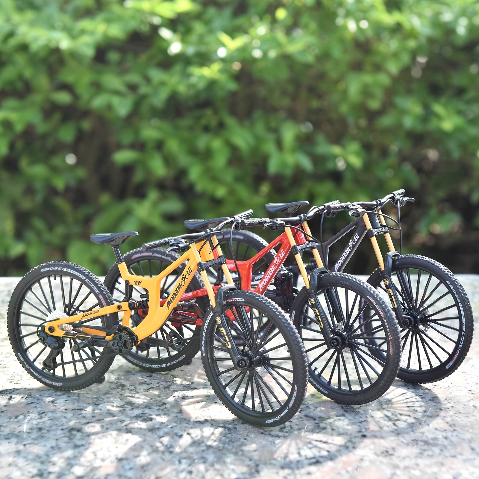 1:6 Scale Alloy Mountain Bike Model Realistic Gear Toy with Front & Rear Shock Absorbers for Bicycle Enthusiasts