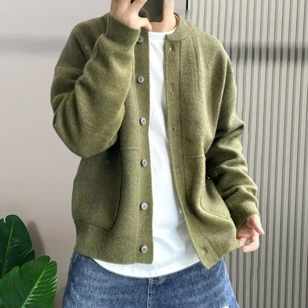 คาร์ดิแกนแฟชั่นสำหรับเสื้อกันหนาวแบบถักของผู้ชายใหม่เสื้อแจ็คเก็ตคอกลมทรงหลวมเสื้อสเวตเตอร์โค้ทสไตล์บูติกแบบเรียบง่ายสำหรับฤดูใบไม้ผลิ2024
