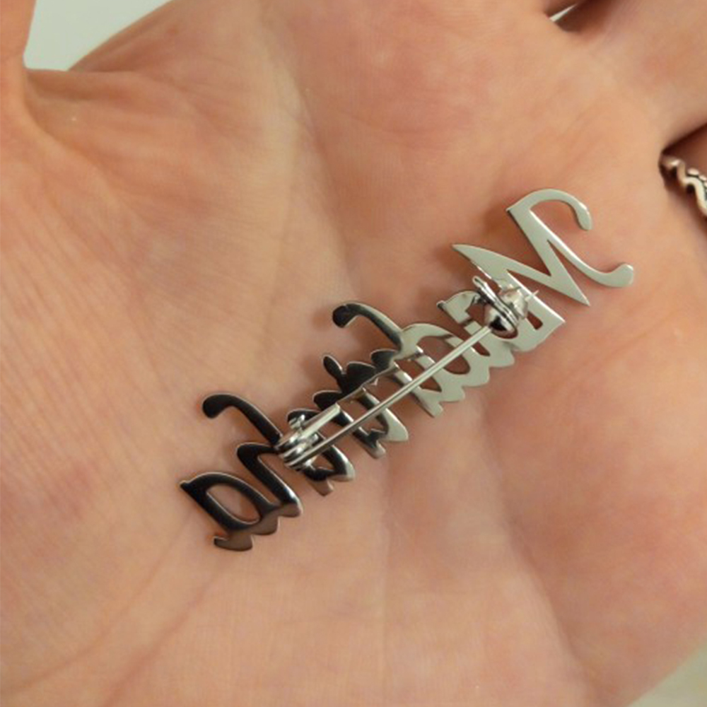 Broche com nome personalizado, crachá de aço inoxidável, placa de identificação, presente de joias de casamento para mulheres e homens