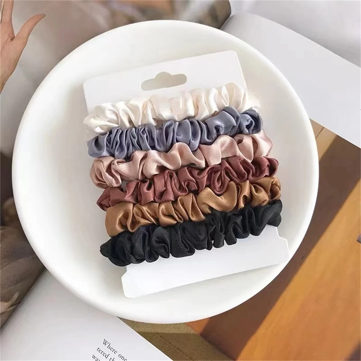 6 elastici per capelli in raso per donna: elastici per capelli più morbidi di seta per capelli |   Scrunchies in raso per ragazze |