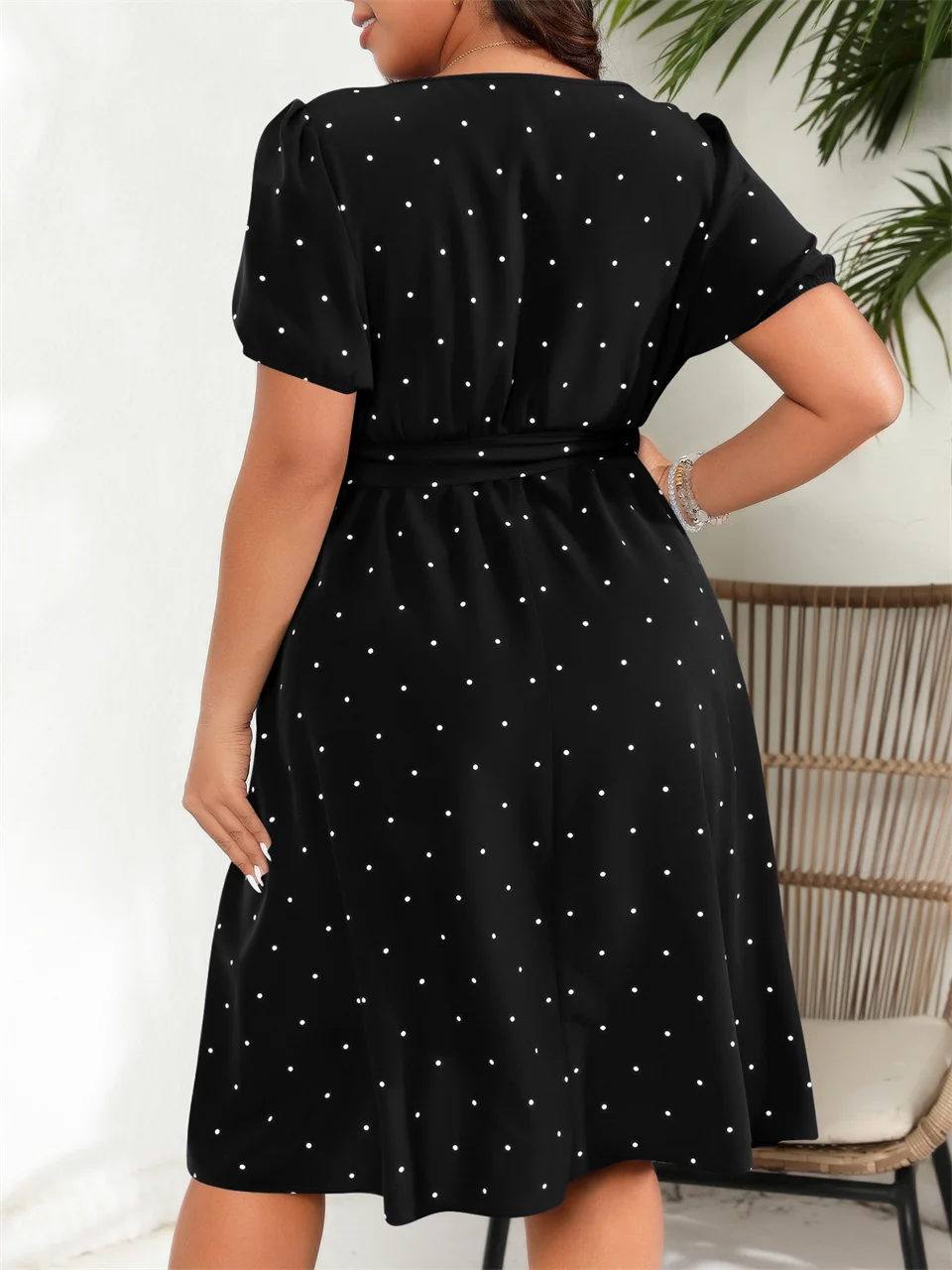 GIBSIE Plus Size Square Neck Polka Dot Gürtel Kleid Damen Elegante Retro Puffärmel Hohe Taille Sommer A-Linie Big Swing Kleider