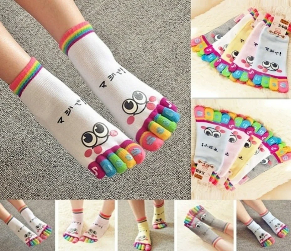 Niedliche lässige Fünf-Zehen-Crew-Finger-Show-lustige kurze Cartoon-Smoky-Bär-Socken aus Baumwolle