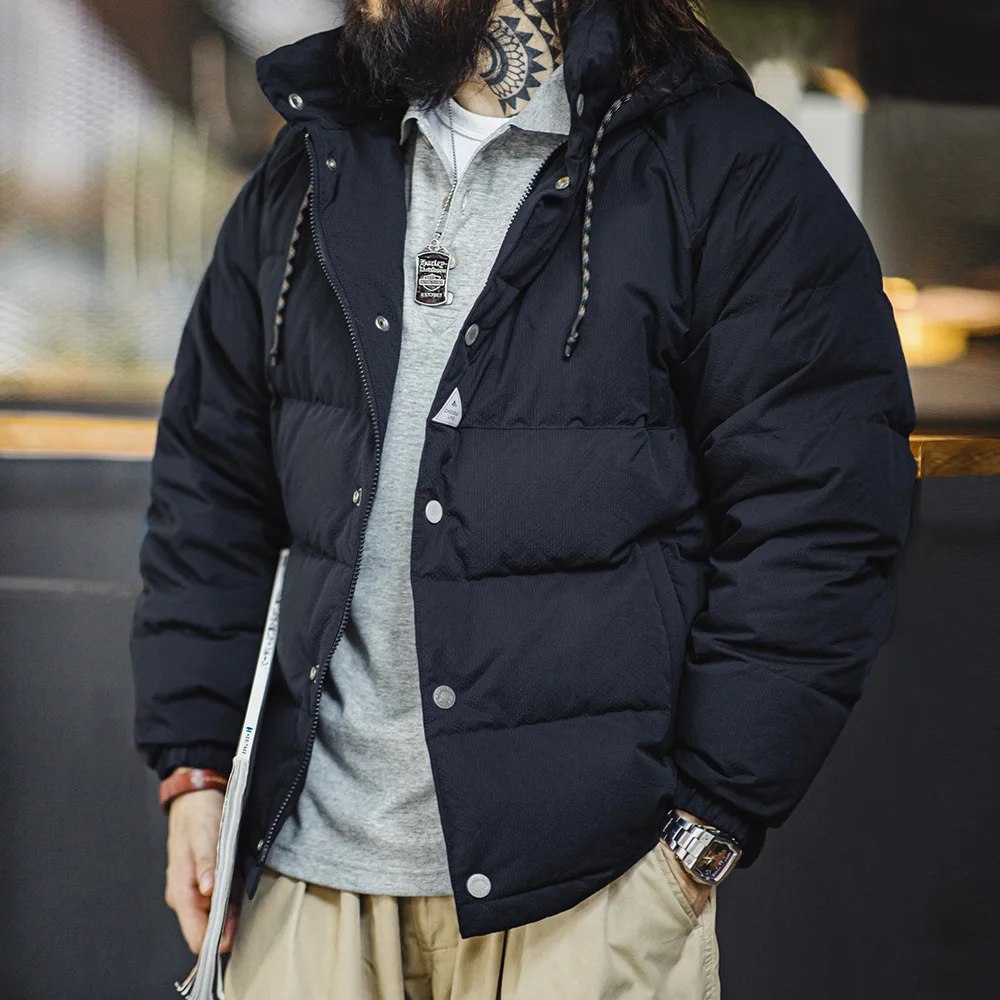 Maden 男性用冬の幅広いキルティング厚手ダウンジャケット 90 白鴨の羽毛充填紺色連帽ジャケット高密度素材保温上着スタイリッシュで暖かい男性用ジャケット