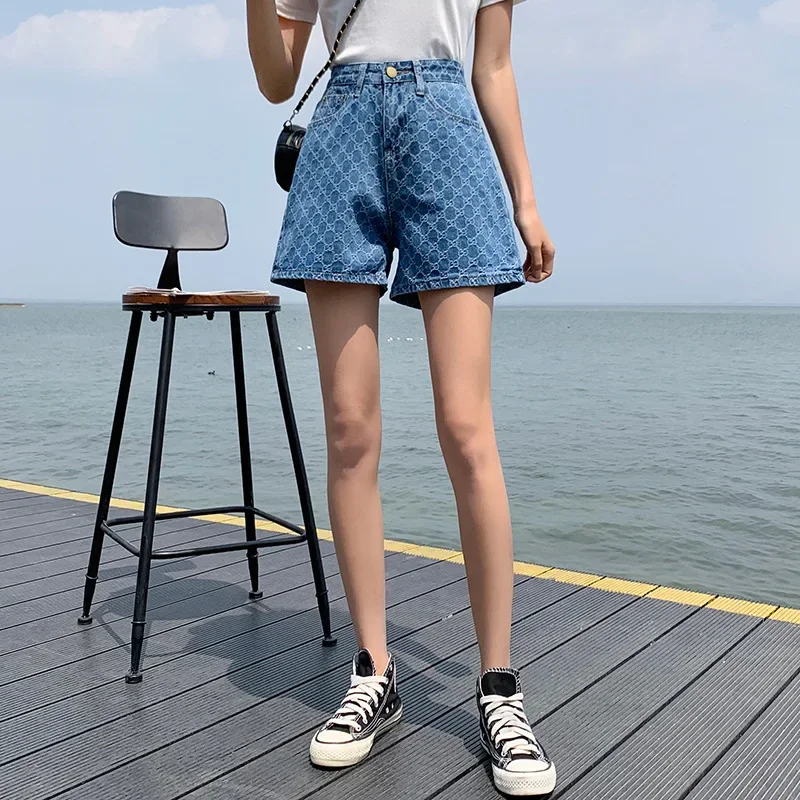 Calções jeans azuis femininos 2024 verão moda coreano casual shorts de perna larga ins solto impresso bordado denim a linha shorts y2k