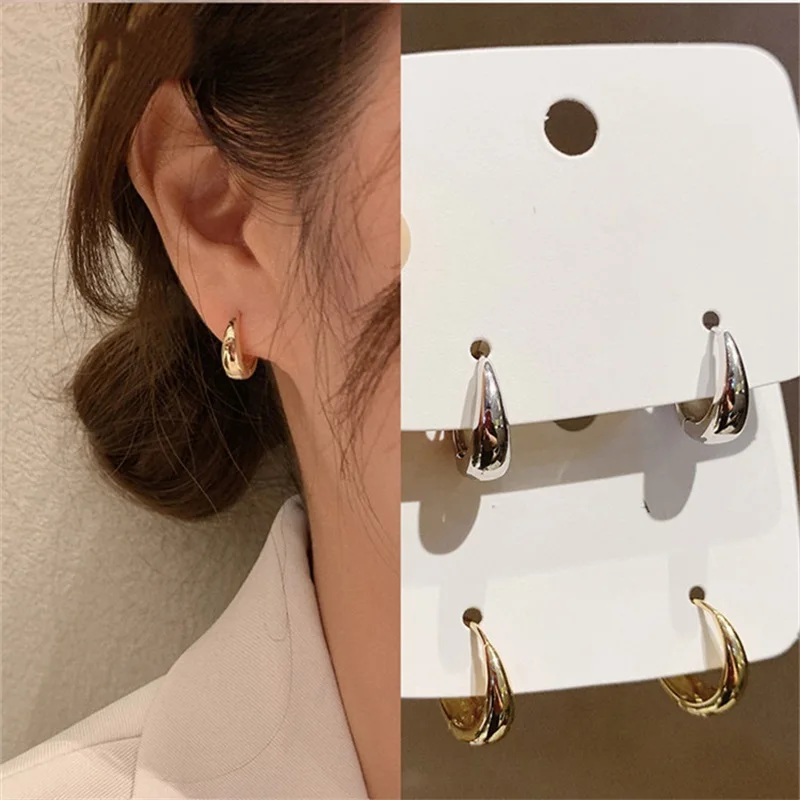 Huitan Orecchini a cerchio in metallo alla moda per donna Semplice versatile da indossare ogni giorno Accessori per le orecchie di tutti i giorni Gioielli per ragazze