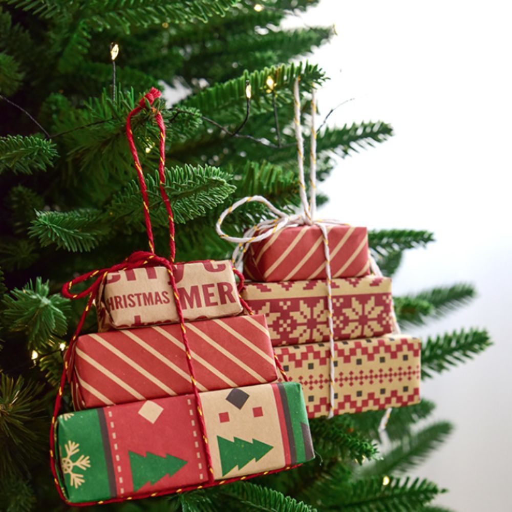 Hiasan gantung pohon Natal Mini, liontin tas hadiah pohon Natal warna-warni dengan tali