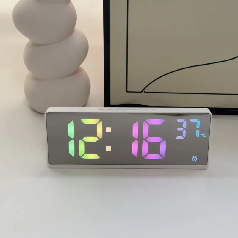 ​ ​ Sveglia digitale con controllo vocale con display della temperatura - Doppio allarme, snooze, luce notturna, 12/24 ore ​