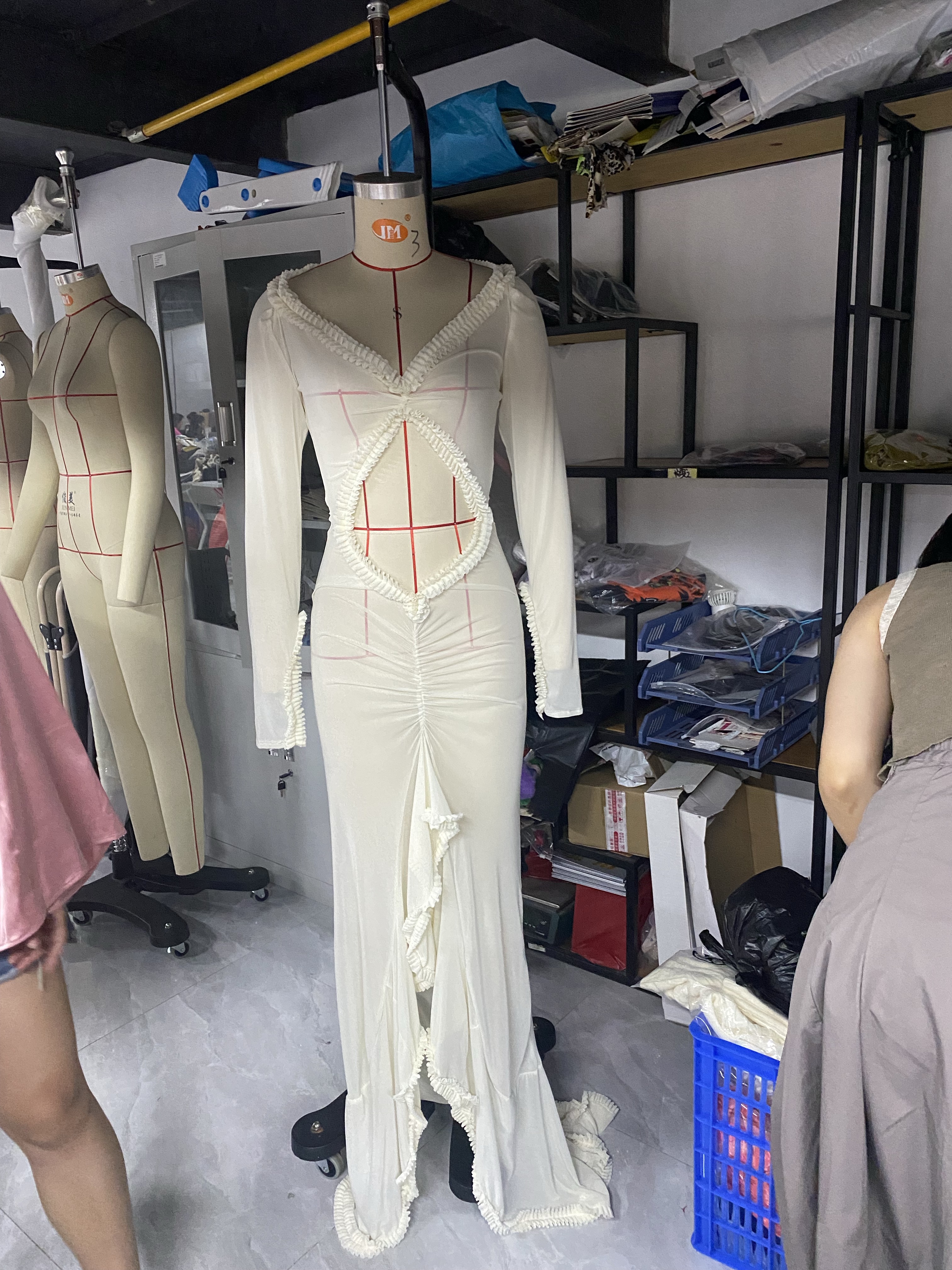 Gaono เซ็กซี่ผู้หญิง Babydoll ชุดชั้นในแขนยาว V คอตาข่ายชุดนอนชุดยาว Frill Trim SHEER Nighty ชุด