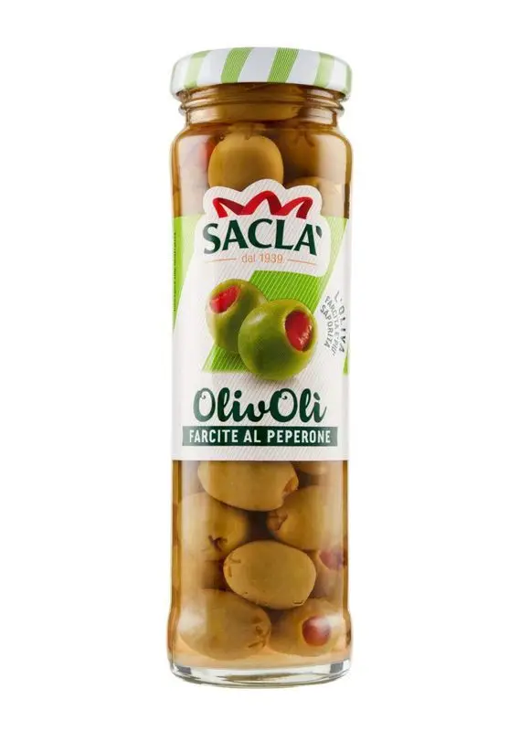 Grüne Oliven in Salzlake gefüllt mit 140g-Sacla-Pfeffer paste