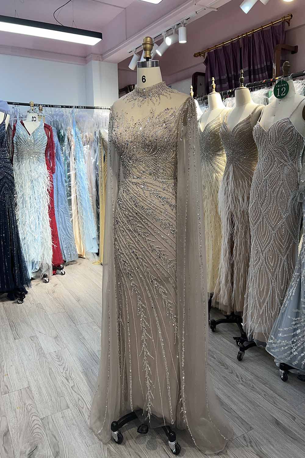 YQLNNE luxe nu cristaux faits à la main robe de soirée avec manches longue sirène col haut Tulle perlé robes formelles 049
