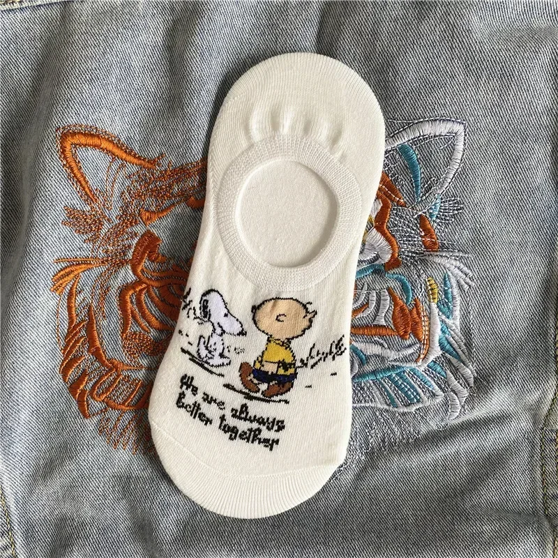 Calcetines Snoopy para niña, calcetines invisibles informales y versátiles a la moda con dibujos animados de Anime alrededor de calcetines finos antideslizantes y transpirables, regalo para mujer