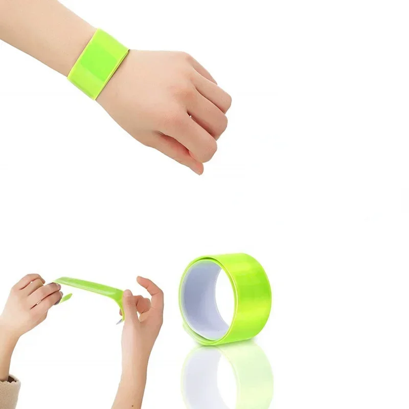 반사 손목 밴드 슬랩 밴드 팔찌 남자 여자를위한 선물 Kifds 반사판 완장 야간 러닝 사이클링 스포츠 안전
