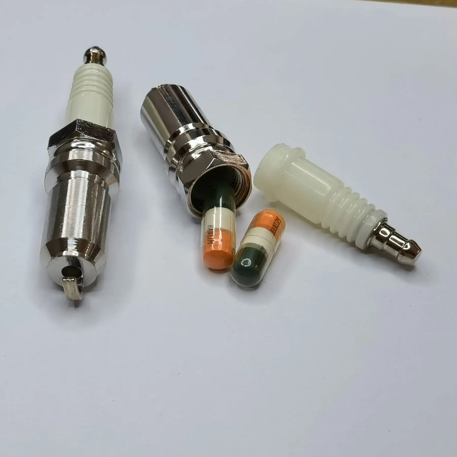รถปลอม Spark Plug Diversion ปลอดภัย Stash สามารถแบบพกพากล่องเก็บสินค้ากล่องยาซ่อนปลอดภัย