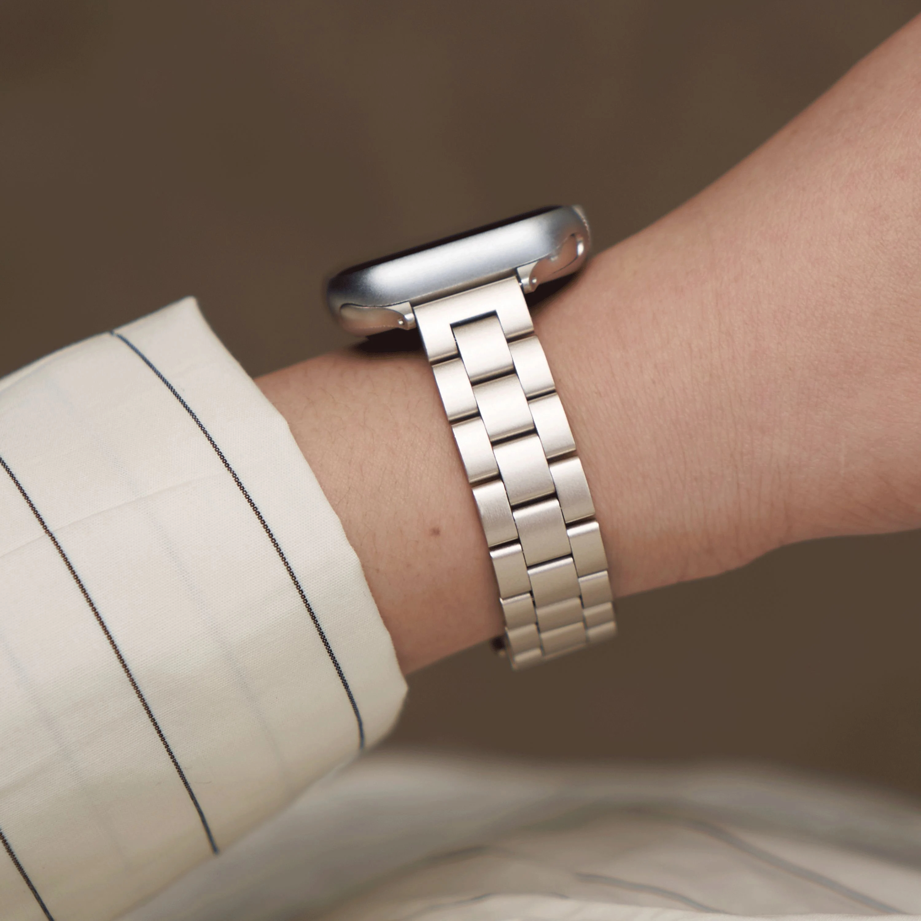 บางสําหรับ Apple Watch Band 45 มม.41 มม.44 มม.40 มม.42 มม.38 มม.49 มม.สแตนเลสสตีลสร้อยข้อมือโลหะ Iwatch Series 8 7 6 SE 3 Ultra