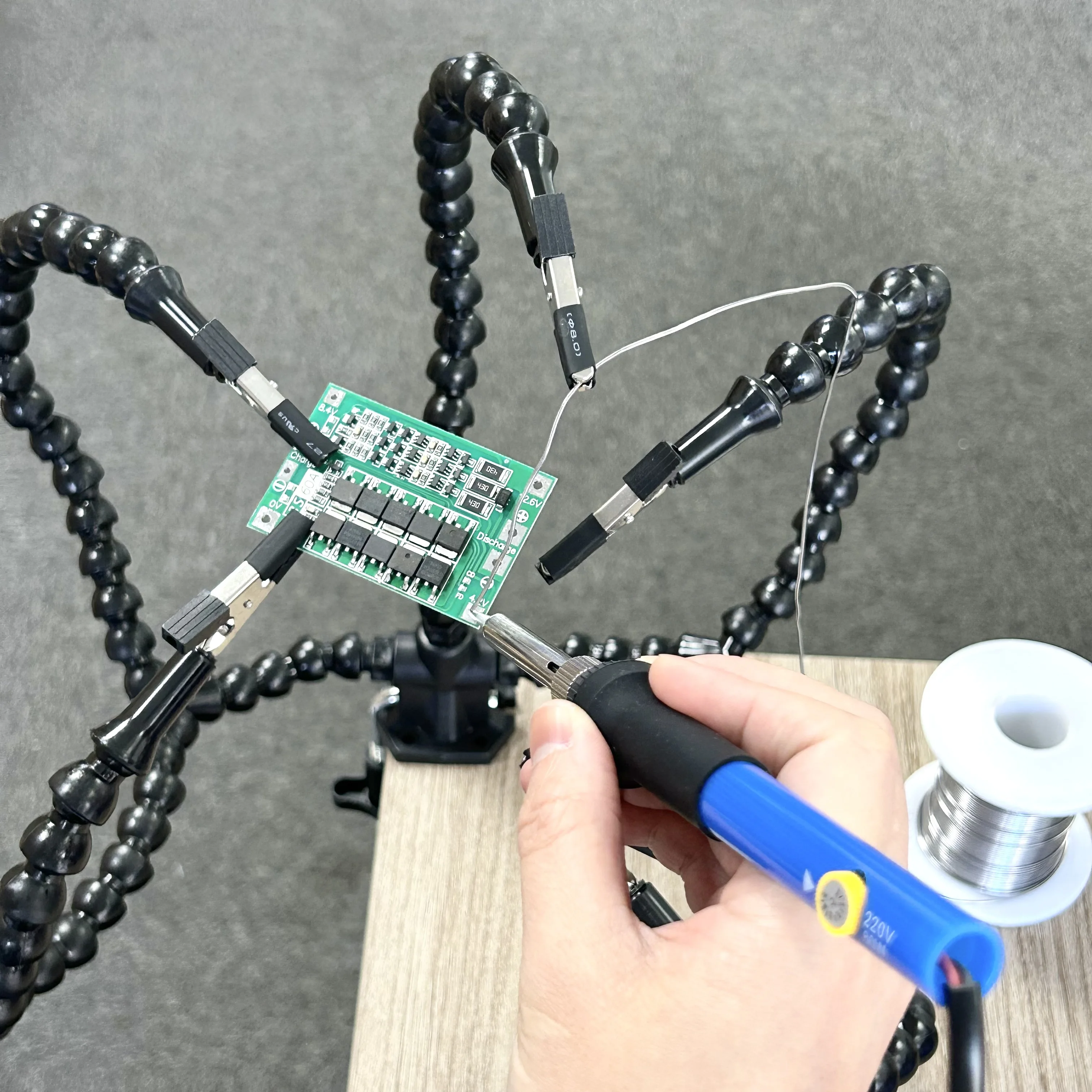 Helping Hand Third Hand Soldering Stand Flexible Arm PCB Holder Table Clip Tool Gadgets for Welding and Soldering