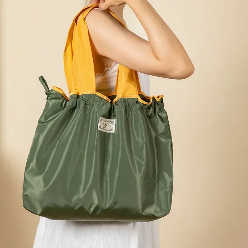 Foldable Eco-Friendly Shoulder Bags Women's Reusable Grocery Bag Large Capacity Foldable Shopping Bag with Drawstring Closure