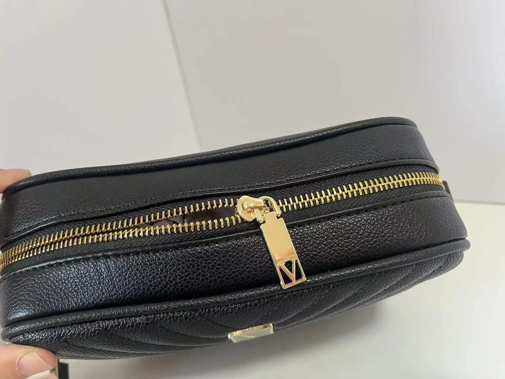 Bolso de mujer Monedero con colcha en V y cadena de metal con cremallera