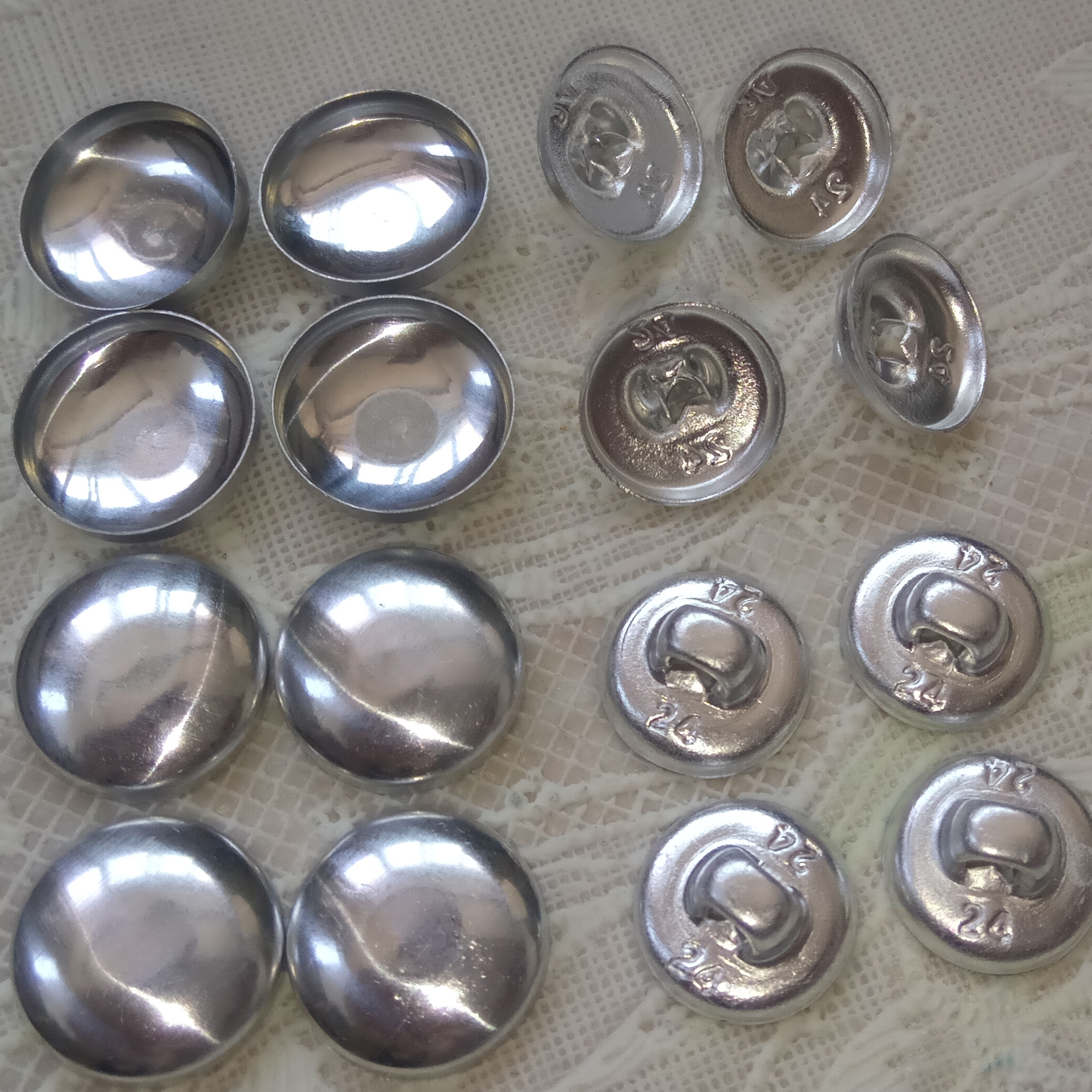 500pcs Sets/lot #16-80 DIY handmade fabric buttons Bread Shape Round Fabric Covered Cloth Button Cover Metal 4 Back Buttons 13s