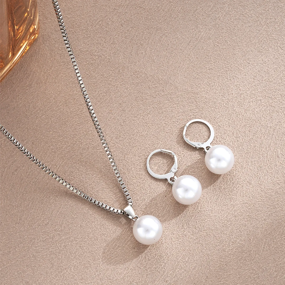 แฟชั่นชุดเครื่องประดับมุกสําหรับผู้หญิง Dangle ต่างหูจี้สร้อยคอ Dainty สวมใส่ทุกวันชุดอุปกรณ์เสริม