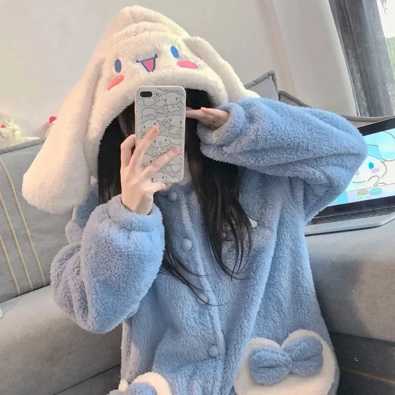 Cinnamoroll-Bata de pijama Sanrio para mujer, ropa de dormir con capucha Kawaii, cálida y gruesa, para Otoño e Invierno