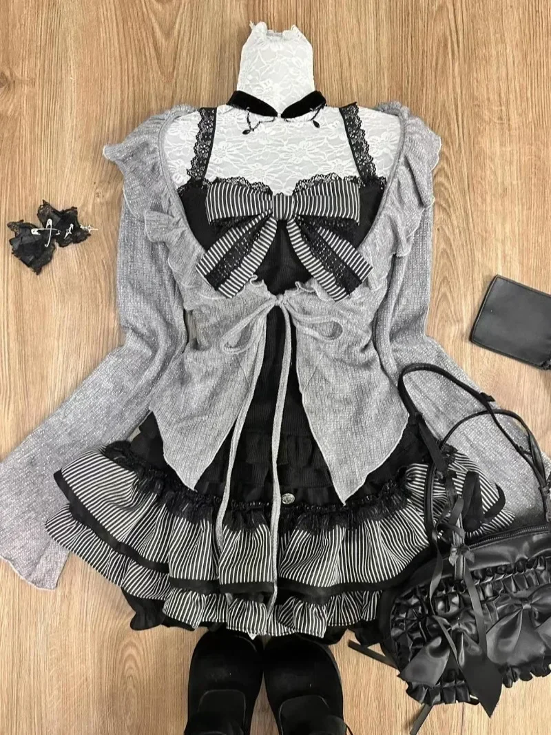 Süßes Lolita-Frühherbst-Dreiteiler-Set mit Schnürung und Rüschen, Strickjacke, sexy Slim-Fit, trägerlose Weste, Tops, hohe Taille, gerüschte Röcke