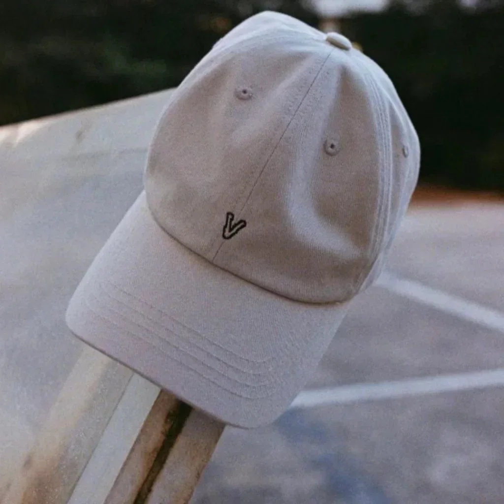 Kpopアイドルレイオーバーロゴ刺繍キャップ、野球帽、キムテヒョン