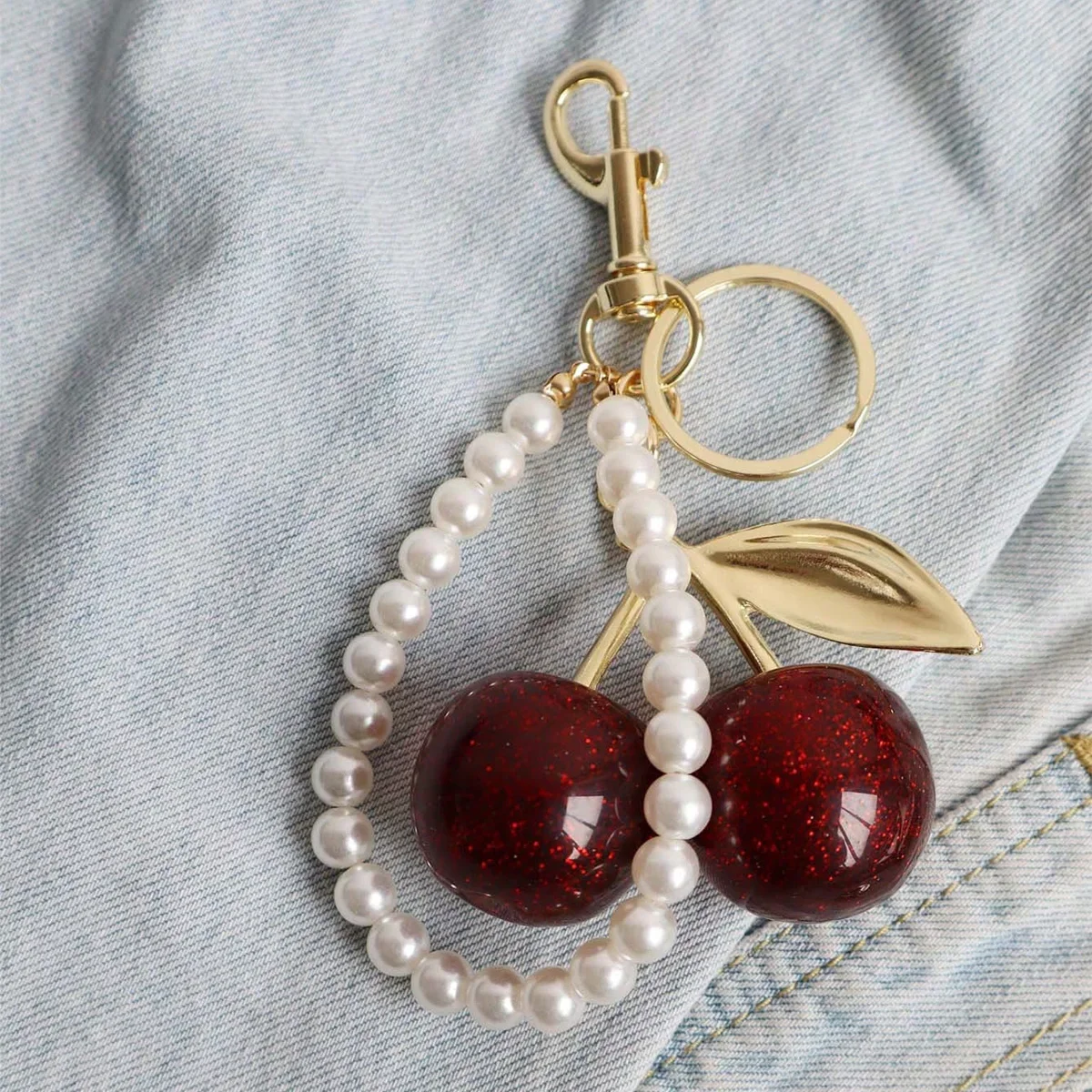 1 llavero elegante de cereza negra/roja con colgante de resina brillante, decoración de bolso de mujer a la moda, llavero con dije, accesorios DIY