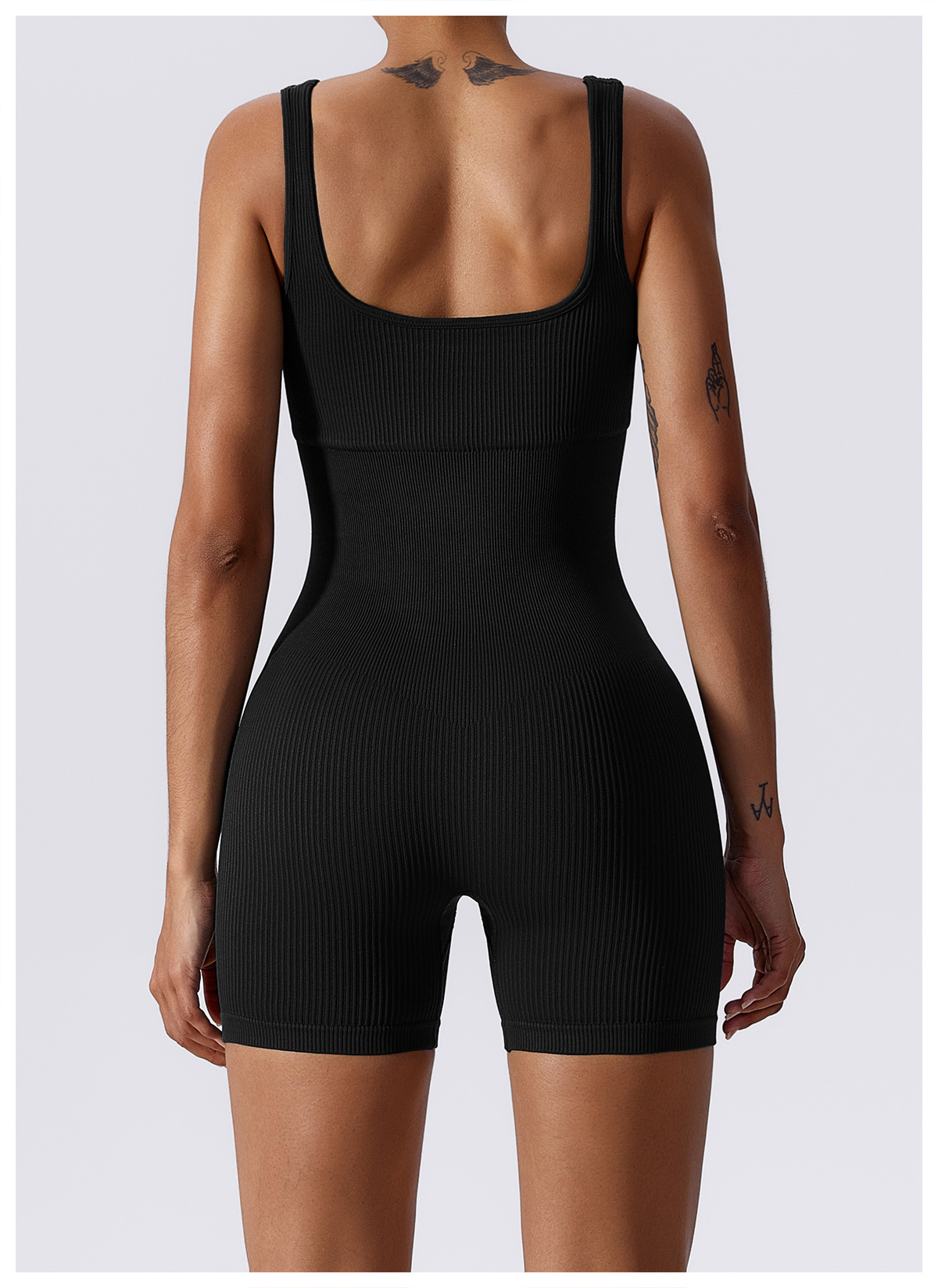 Pantaloncini filettati con collo quadrato senza cuciture Tuta per fitness Bellezza Yoga Abiti aderenti traspiranti ad asciugatura rapida per le donne