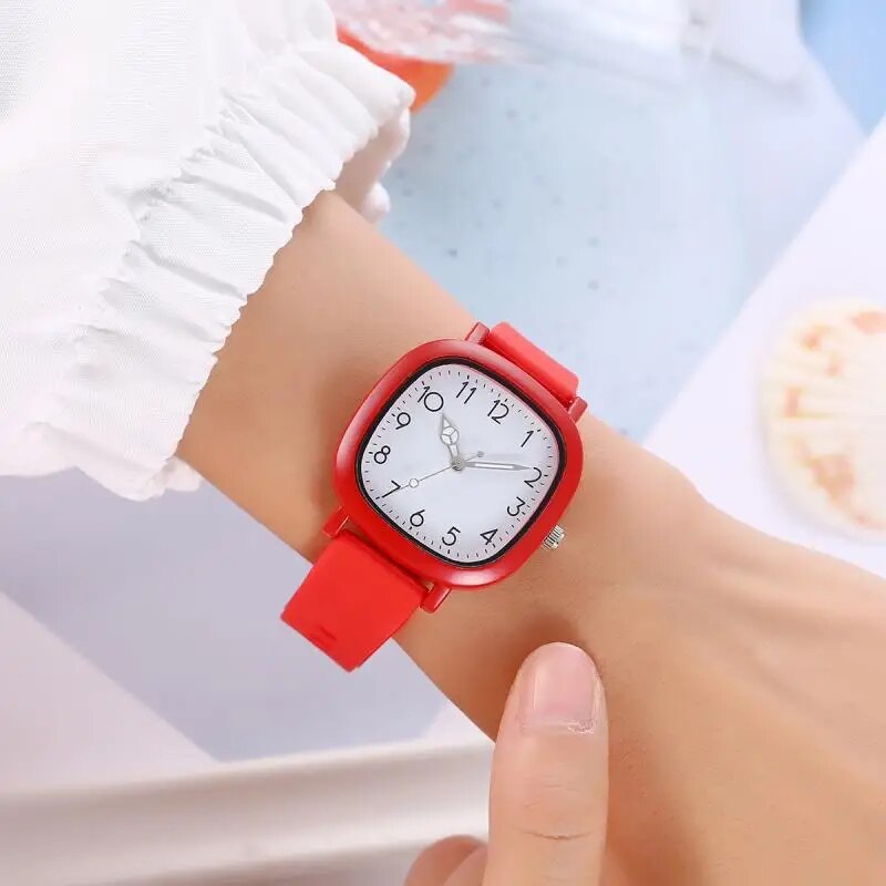 Orologio da polso al quarzo di nuova moda Orologi da donna di marca originali Semplicità Bracciale causale da donna Cinturino in silicone Orologio al quarzo regalo
