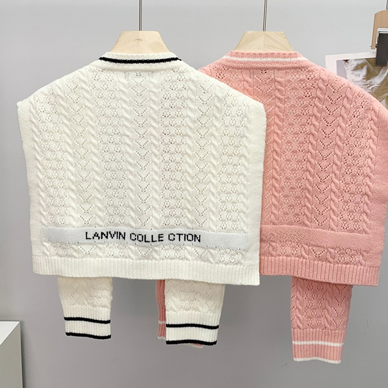 Elegant Hollow out Knitted Woolen Shawl Women's Spring Autumn Season Versatile Line Pattern Soft Age Defng Fashion Accessory