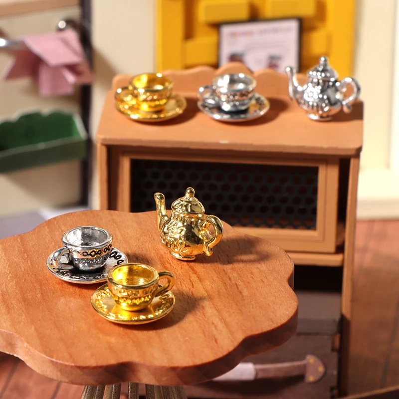ชุดถ้วยน้ำชาโลหะสำหรับตกแต่งบ้านตุ๊กตาเฟอร์นิเจอร์ในบ้านชุดถ้วยน้ำชาของเล่นอุปกรณ์รับประทานอาหารขนาดเล็ก1ชุด