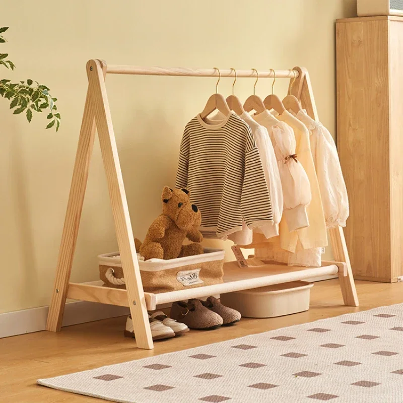Perchero plegable de madera maciza para niños, diseño simplista, solución efectiva para colgar abrigos con varilla de aterrizaje, uso adaptable y elegante