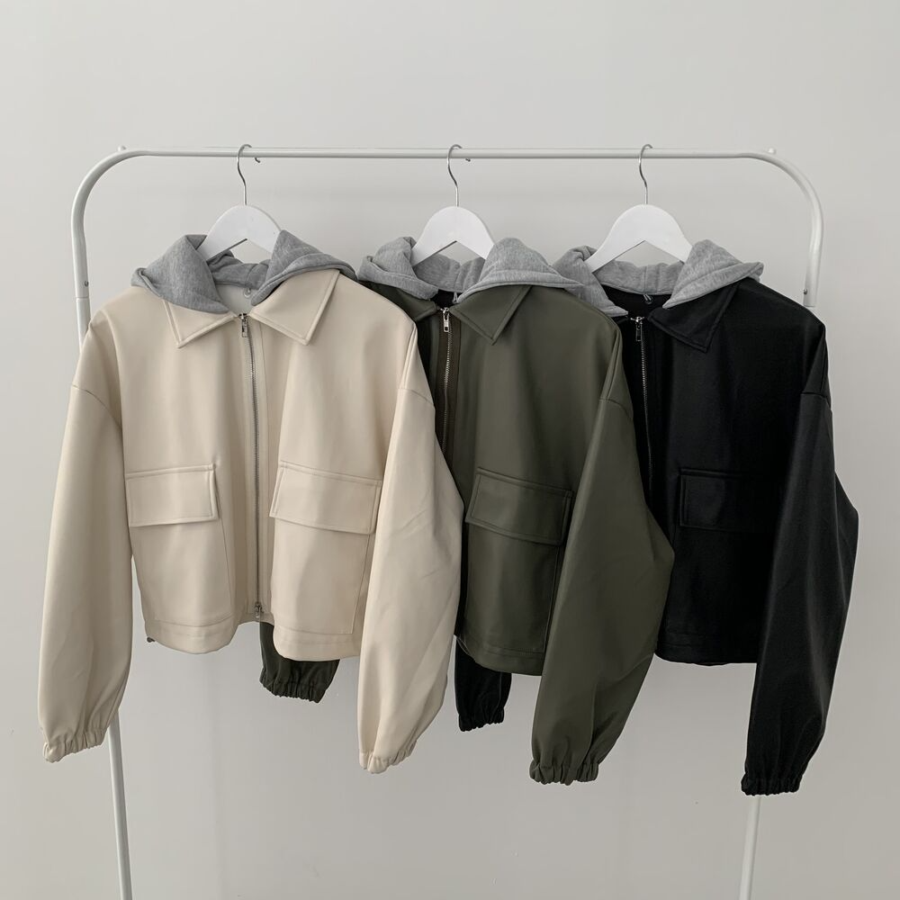 Jaqueta Biker Curta com Capuz e Patchwork para Mulheres, Estilo E, Casaco de Couro com Gola Alta e Fechamento por Zíper