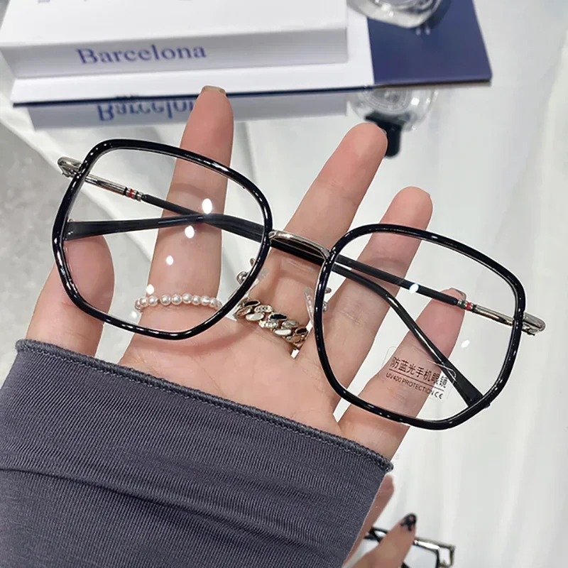 Ultralight Blue Blockingแว่นตาสาวRetroสีเขียวกรอบแว่นตาBlue Light Bezelโปร่งใสแว่นตาแว่นตาสําหรับผู้หญิง