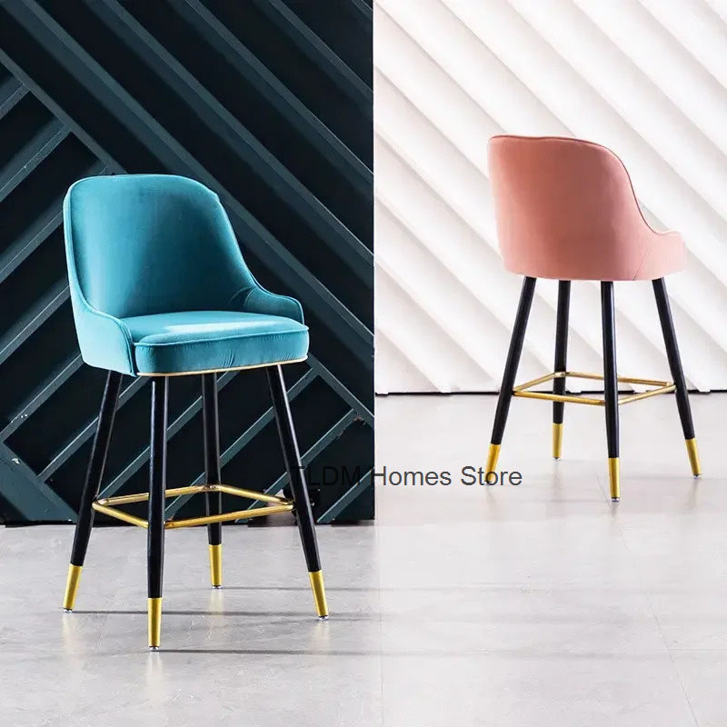 โมเดิร์นเฟอร์นิเจอร์หรูหรากํามะหยี่เก้าอี้บาร์ Minimalist สีดํา/ทองสูงฟุตพนักพิงเก้าอี้บาร์ Nordic KITCHEN Home Bar สตูล