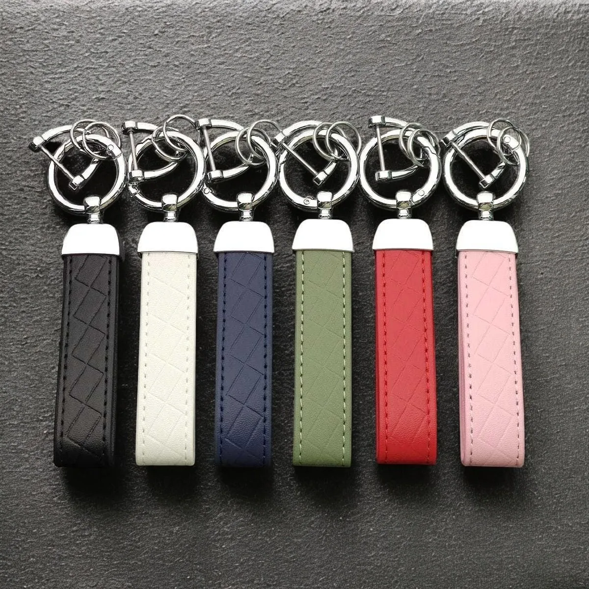 Logotipo personalizado nome couro metal moda chaveiro ponto chaveiro ferragem accessorie fivela para carro moto chaveiro pingente presente