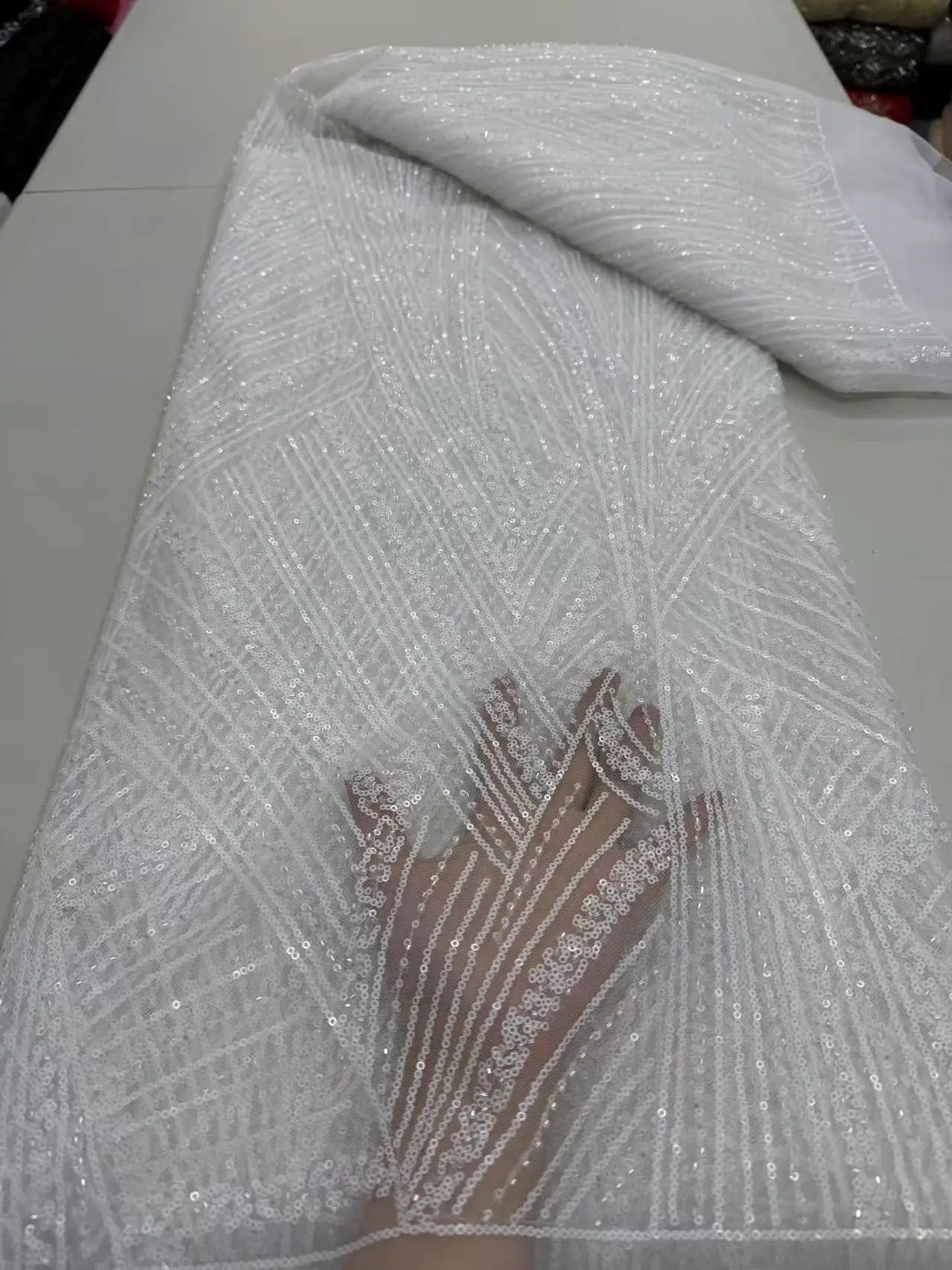 Luxuriöser weißer afrikanischer Spitzenstoff, 5 Yards, 2025, hochwertige bestickte französische Paillettenperlen, Tüll, nigerianisches Partymaterial, Kleid