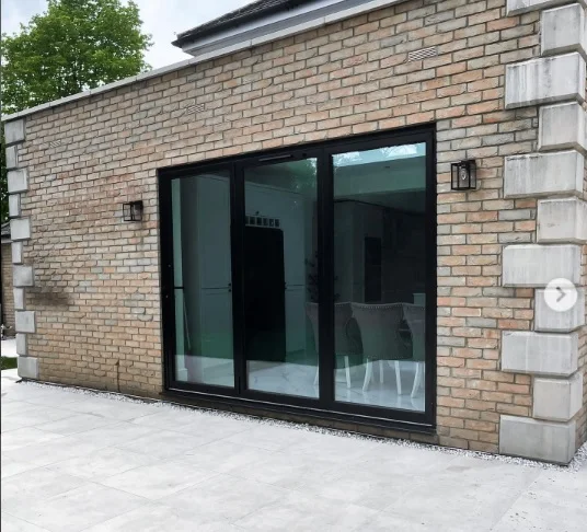 DN Porta scorrevole pieghevole Isolamento termico Porta in alluminio a prova di tempesta Porta anteriore Porte bifold in vetro interne Profilo in alluminio