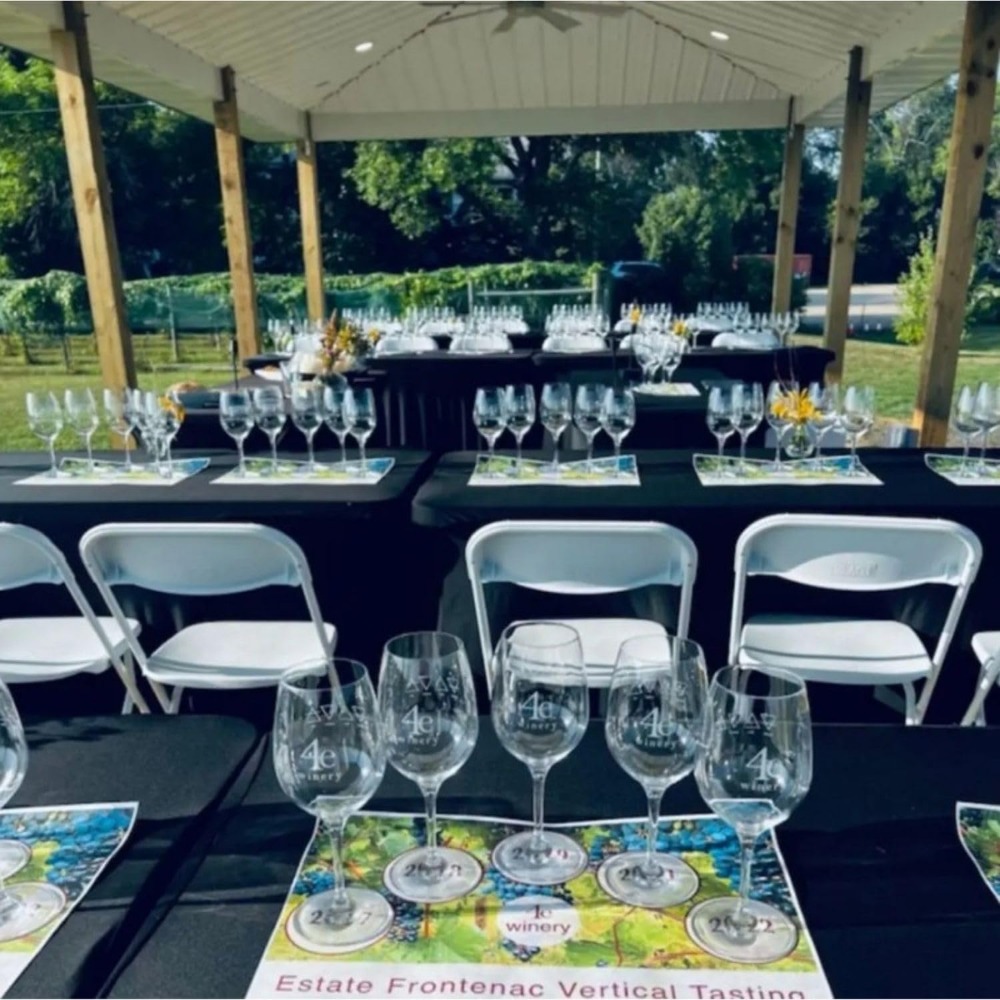 White Folding Chairs 10-Pack,Portable Events Chairs, Plastic Folding Chair, Stylish 650 lb Capacity for Party, School and Church