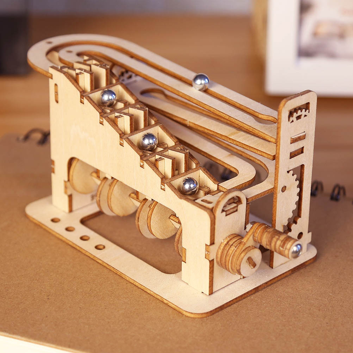 Quebra-cabeças de madeira 3D de corredor de mármore espiral para adultos e adolescentes Kits de construção de modelo DIY com quebra-cabeças mecânicos