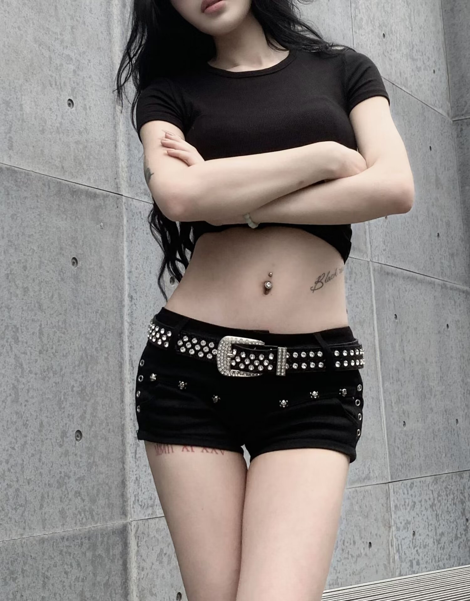 Шорты женские джинсовые с низкой посадкой, популярные облегающие пикантные узкие джинсовые короткие брюки с заклепками, универсальные, Y2k, на лето