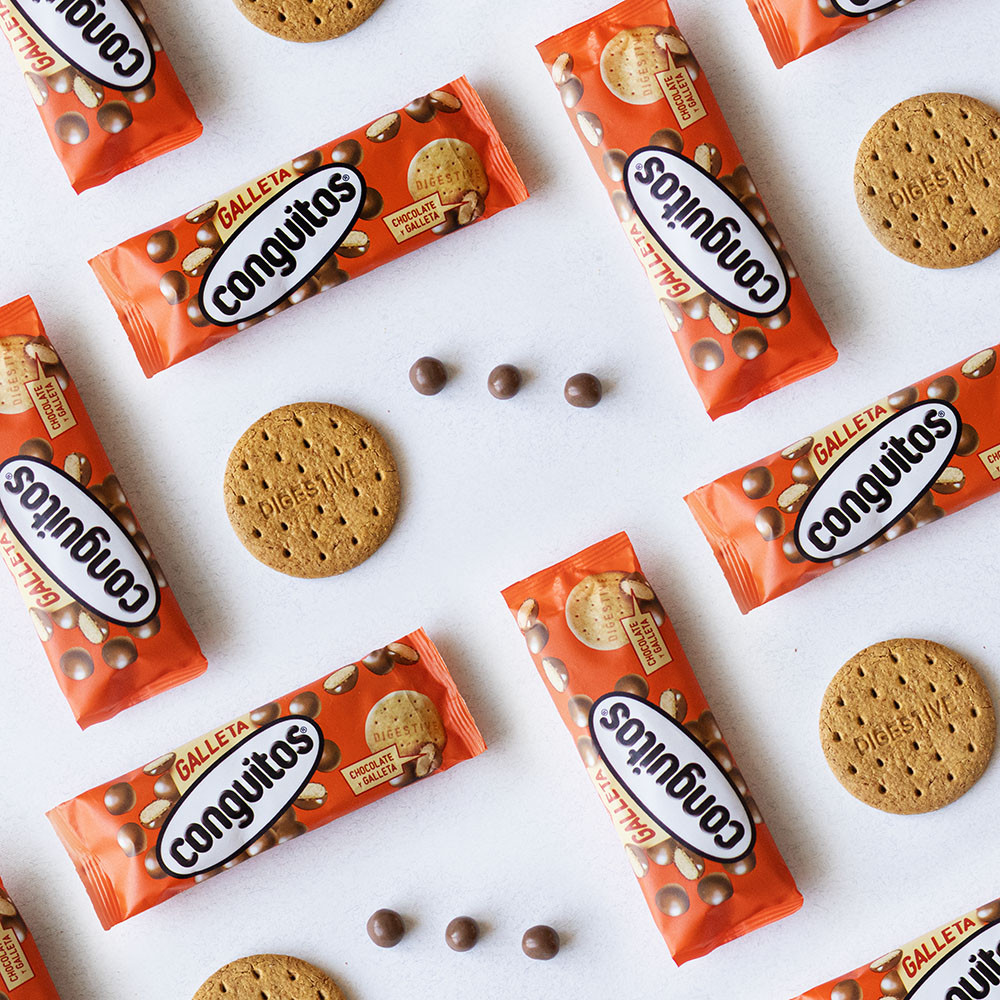 Biscoito revestido de chocolate ao leite Conguitos-14 embalagens de 50g cada