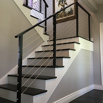 Черные кабельные перила для лестничной части