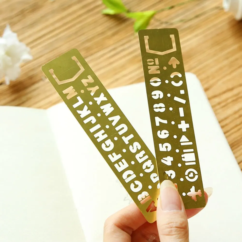 1pc 금속 황동 직선 눈금자 알파벳 및 아라비아 숫자 책갈피 중공 눈금자 숫자 템플릿 학교 문구 용품