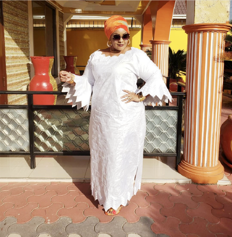 Traje africano para mulheres Bazin Riche bordado plus size elegante vestido de festa de igreja