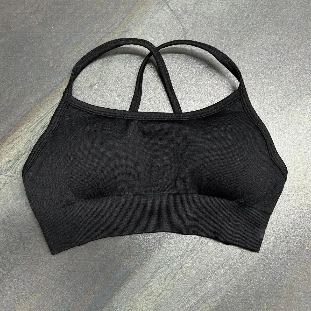 Sujetador deportivo dinámico con espalda descubierta para mujer, Top de Yoga sin costuras, Top corto acolchado de soporte medio para gimnasio, Top deportivo elástico para Fitness