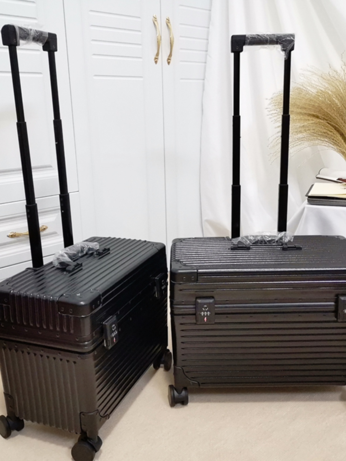 18 インチアルミフレーム荷物ロングスーツケースファッショナブルなトラベルバッグプルロッドフリップカバーホイール付きエアトラベル写真撮影