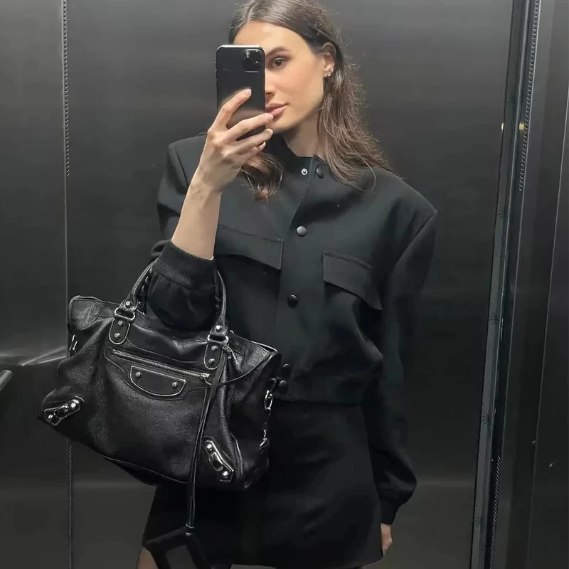 1PCS Kobieta Bomber Jacket Płaszcz Biały Jesień Zima Guzik Baseball Aviator Przycięte kurtki dla kobiet Długi rękaw Crop Odzież wierzchnia