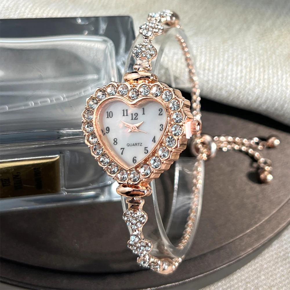 Nova moda em forma de coração pulseira de fita cravejada de diamantes relógio de flor para mulheres com pulseira ajustável